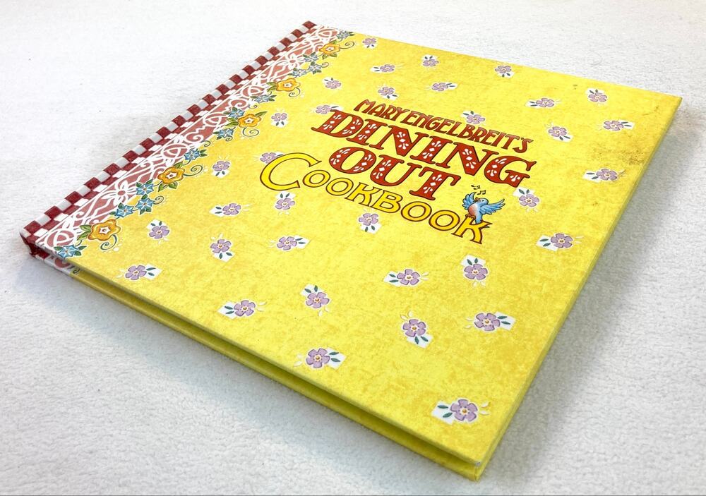 Mary Engelbreit Dining Out Cookbook Hardcover McMeel ISBN 9781449418106 Vintage